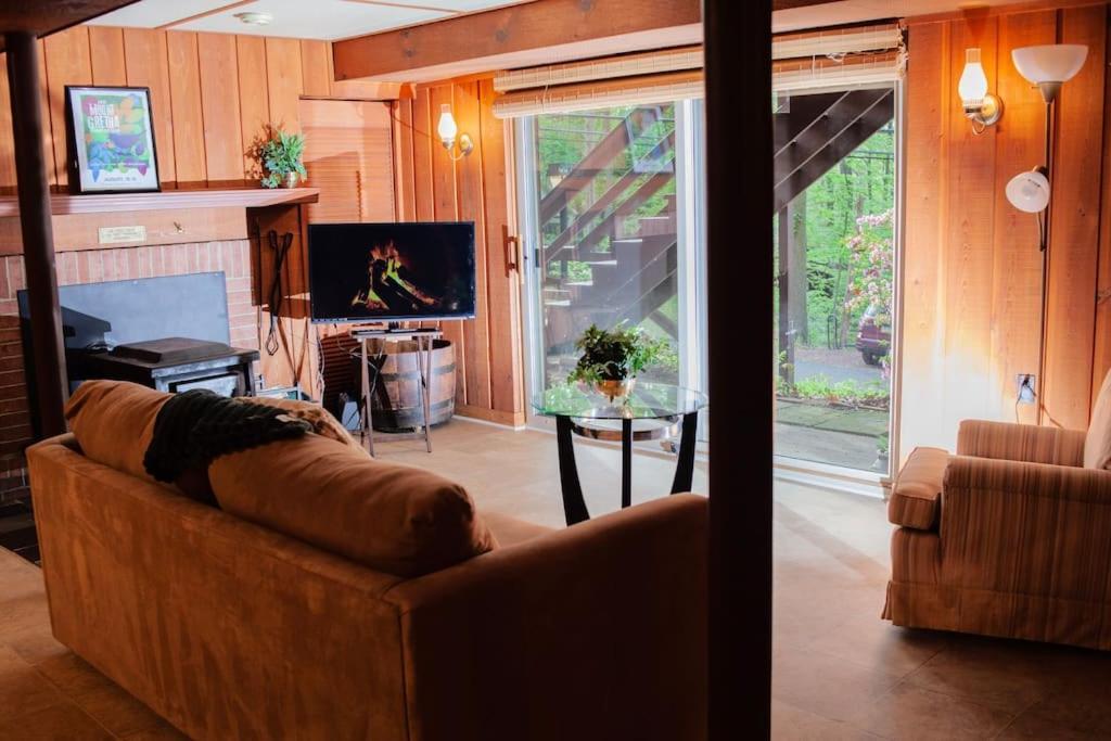 Modern Cabin With Hot Tub Grill Lake Beach Wineries Hiking Fishing And Hershey Park Family And Pet Friendly Superhosts On Ab&B Mount Gretna Exteriör bild