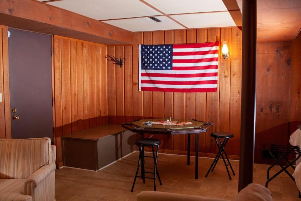 Modern Cabin With Hot Tub Grill Lake Beach Wineries Hiking Fishing And Hershey Park Family And Pet Friendly Superhosts On Ab&B Mount Gretna Exteriör bild