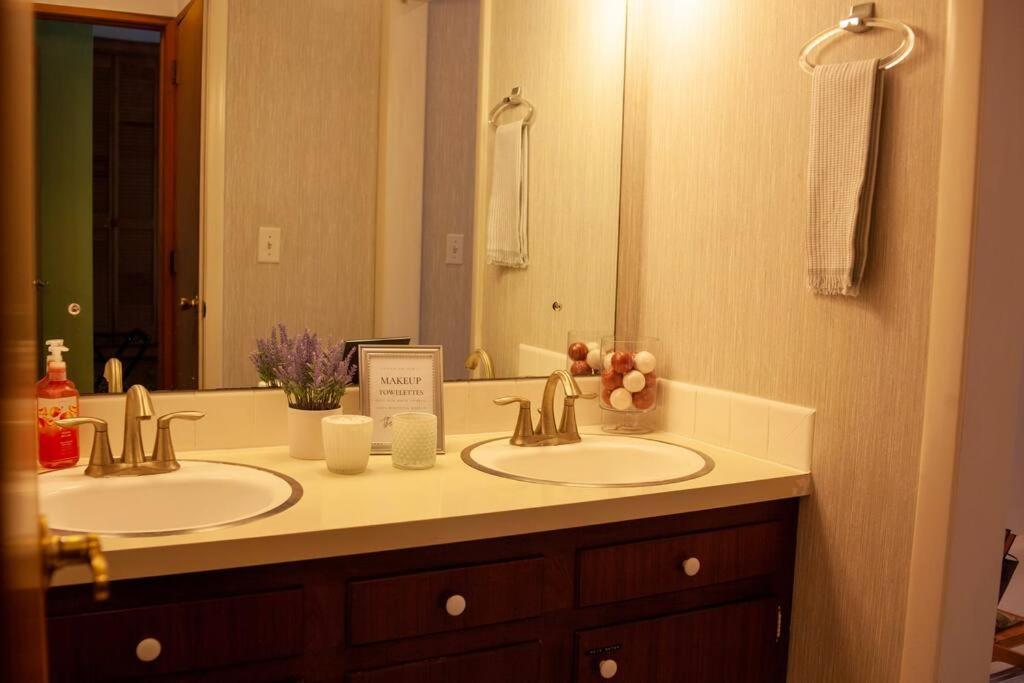 Modern Cabin With Hot Tub Grill Lake Beach Wineries Hiking Fishing And Hershey Park Family And Pet Friendly Superhosts On Ab&B Mount Gretna Exteriör bild